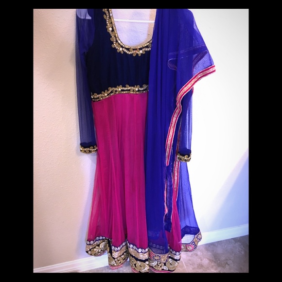 Beautiful Indian styled Anarkali Suit - Picture 1 of 3